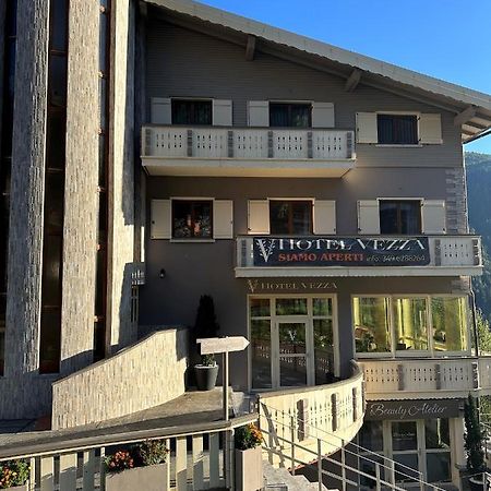 Hotel Vezza Alpine Lodge & Spa Vezza dʼOglio Exterior foto