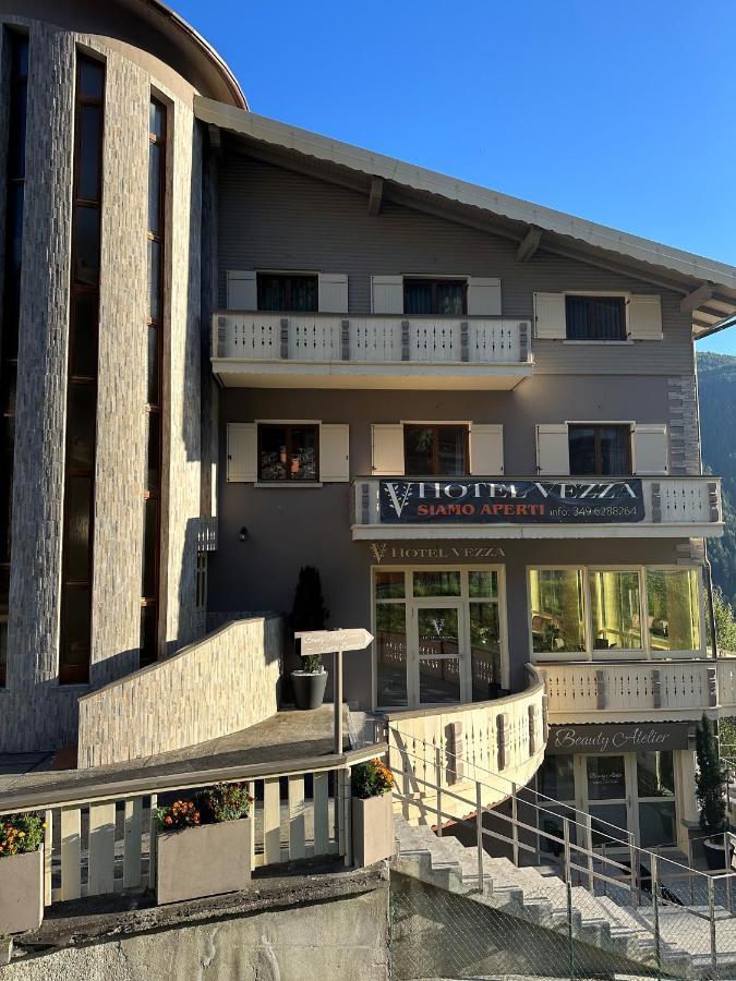 Hotel Vezza Alpine Lodge & Spa Vezza dʼOglio Exterior foto